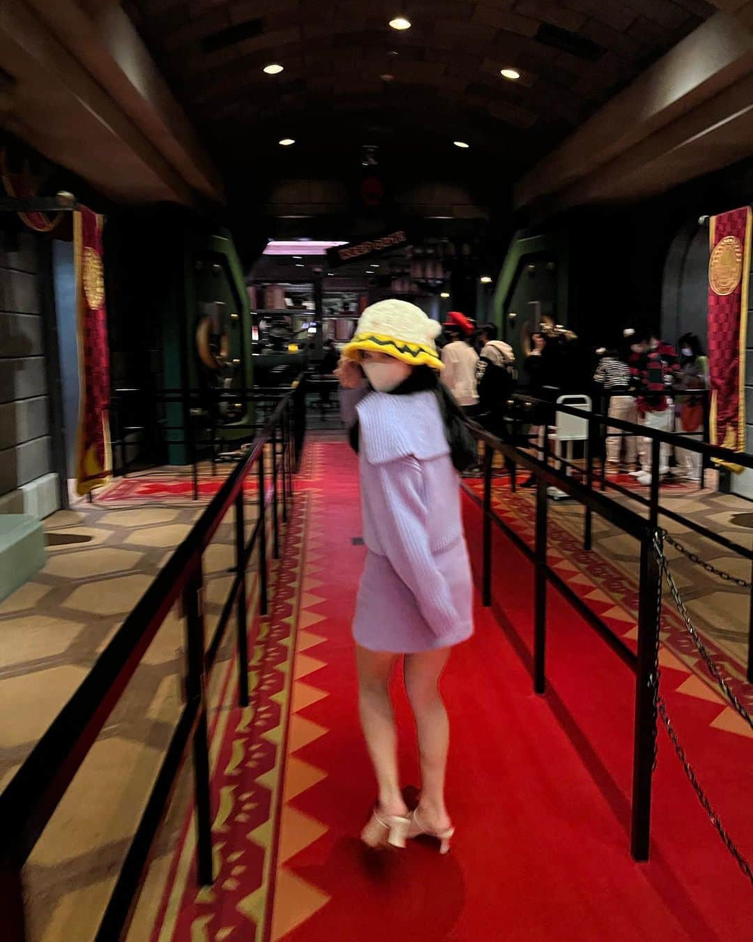 のインスタグラム：「全身ムラサキでユニバちゃん。  #patou」