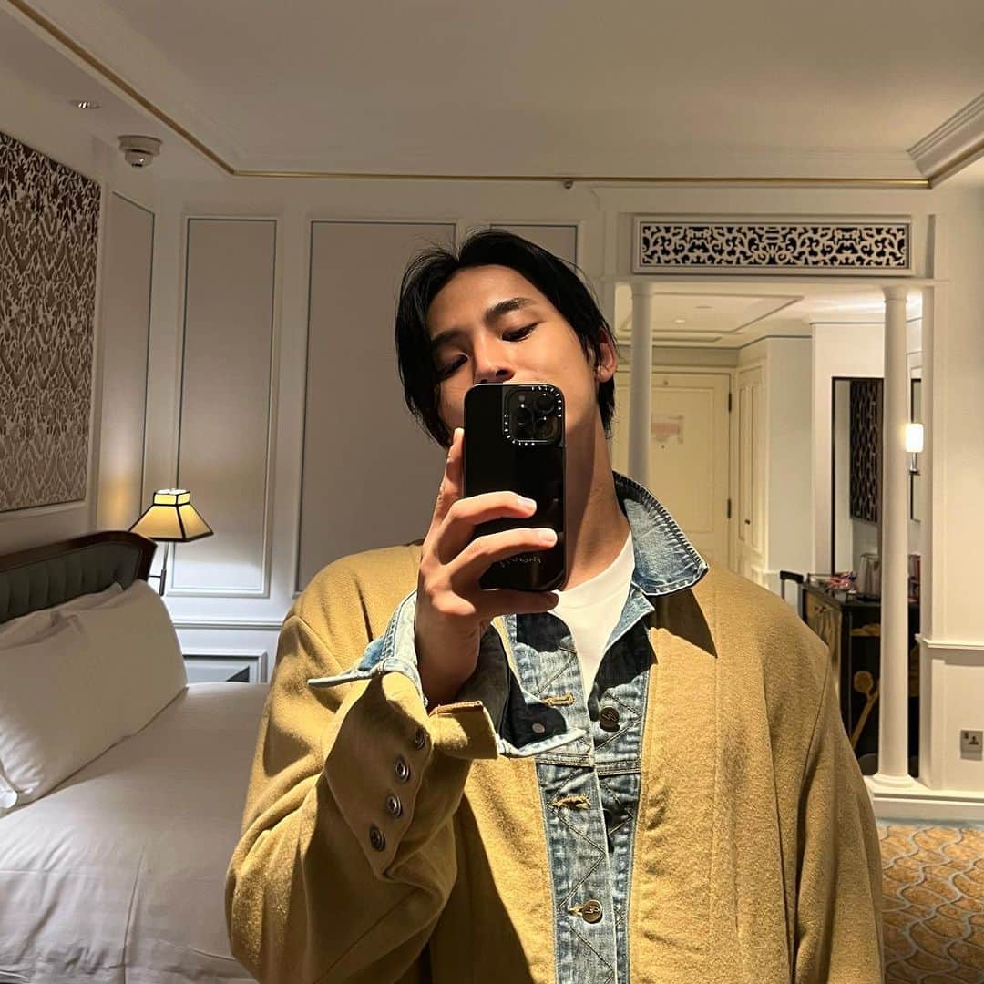 ミンギュのインスタグラム：「🤎」
