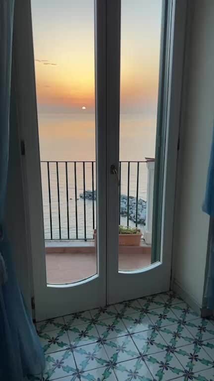 のインスタグラム：「☀️」