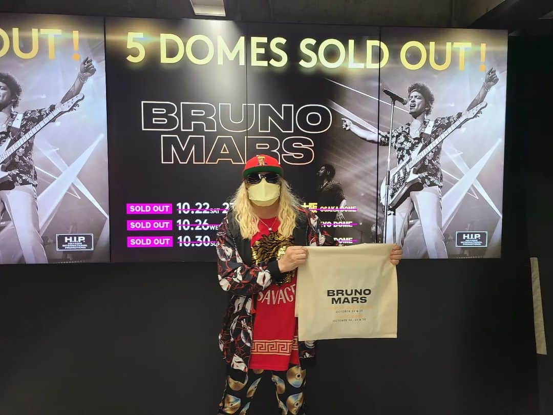 DJ KOOさんのインスタグラム写真 - (DJ KOOInstagram)「BRUNO MARS JAPAN TOUR 2022 最高スギました！！ これが世界の最高峰のステージなんだ！！って興奮と感動でしあわせが溢れっぱなしDO DANCE！！ Thank You !! Bruno !!   #brunomars  #DJKOO」10月27日 22時22分 - dj_koo1019