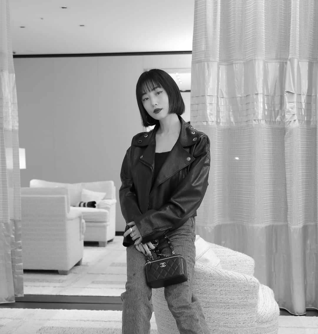 MEGUMIのインスタグラム：「新しく銀座にオープンした、CHANELファインジュエリー銀座並木へ💖 クラシカルでレディライクな唯一無二のジュエリーに終始胸キュンでした✨ 美術館のような店内も本当に素晴らしかったです💖  #CHANELFineJewelry  #CHANELWatches  #CHANELGinzaNamiki」