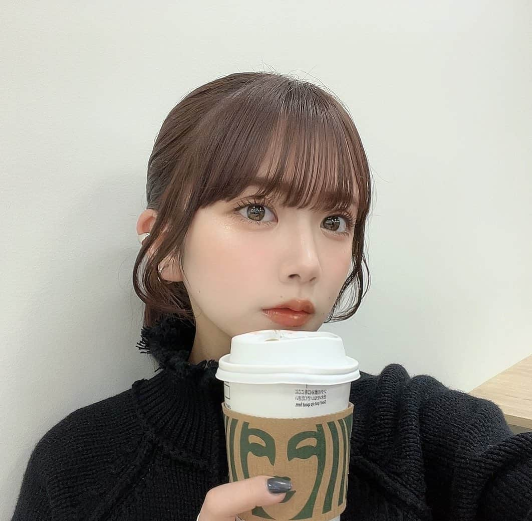 高梨優佳さんのインスタグラム写真 - (高梨優佳Instagram)「寒いね ～～～☕ 皆はスタバ何飲むの ～( ◜︎࿀◝︎ ) ゆかはほうじ茶 ～～☕」10月27日 18時15分 - yukaaa0721xx