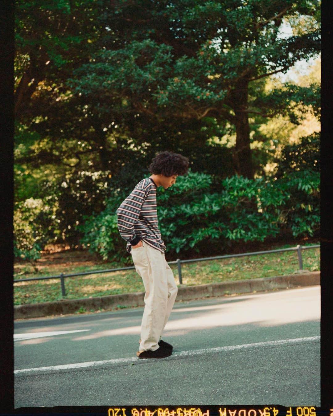 幸野志有人のインスタグラム：「自分のキャパ考えずに色んなことやりすぎて、まじでギリギリでなんとかやってるので時期とかガン無視で申し訳ないんですけど、今回も頑張って作ったのでチェックしてください！ 来月からイギリス行くのでイギリス意識カラーで全体的に作ってみました🇬🇧🇬🇧  明日の17時からのPOPUPで発売予定です！ 基本的に昼以降はお店にいるのでお待ちしてます✌️ 税込5000円以上お買い上げでコーヒー1杯プレゼントします！ 現金は使えずクレジットカードか電子マネー決済になるのでご了承ください🙏 来週の火曜までよろしくお願いします！  オンラインは土曜からの予定です🙏  @she_wolf_diner  〒150-0042 東京都渋谷区宇田川町３−１ 東武ホテル 1F  Photo @shookato  #clubsarcasmo」