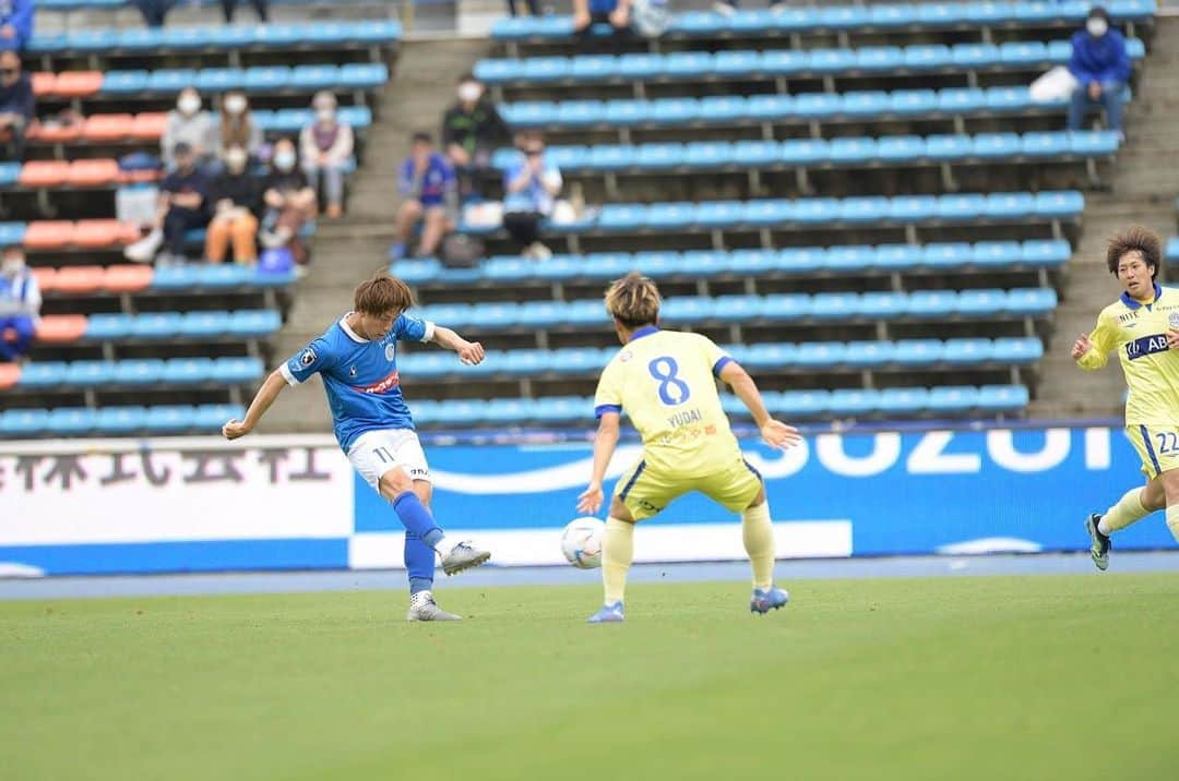 高井和馬さんのインスタグラム写真 - (高井和馬Instagram)「2022シーズン終了  チームを昇格、プレーオフに導けず悔しいです。 個人的にも10G 2A と数字でも物足りないシーズンでした。 この2チームでプレーできて幸せでした！ 応援ありがとうございました  #水戸ホーリーホック #レノファ山口」10月27日 20時18分 - kazuma_takai