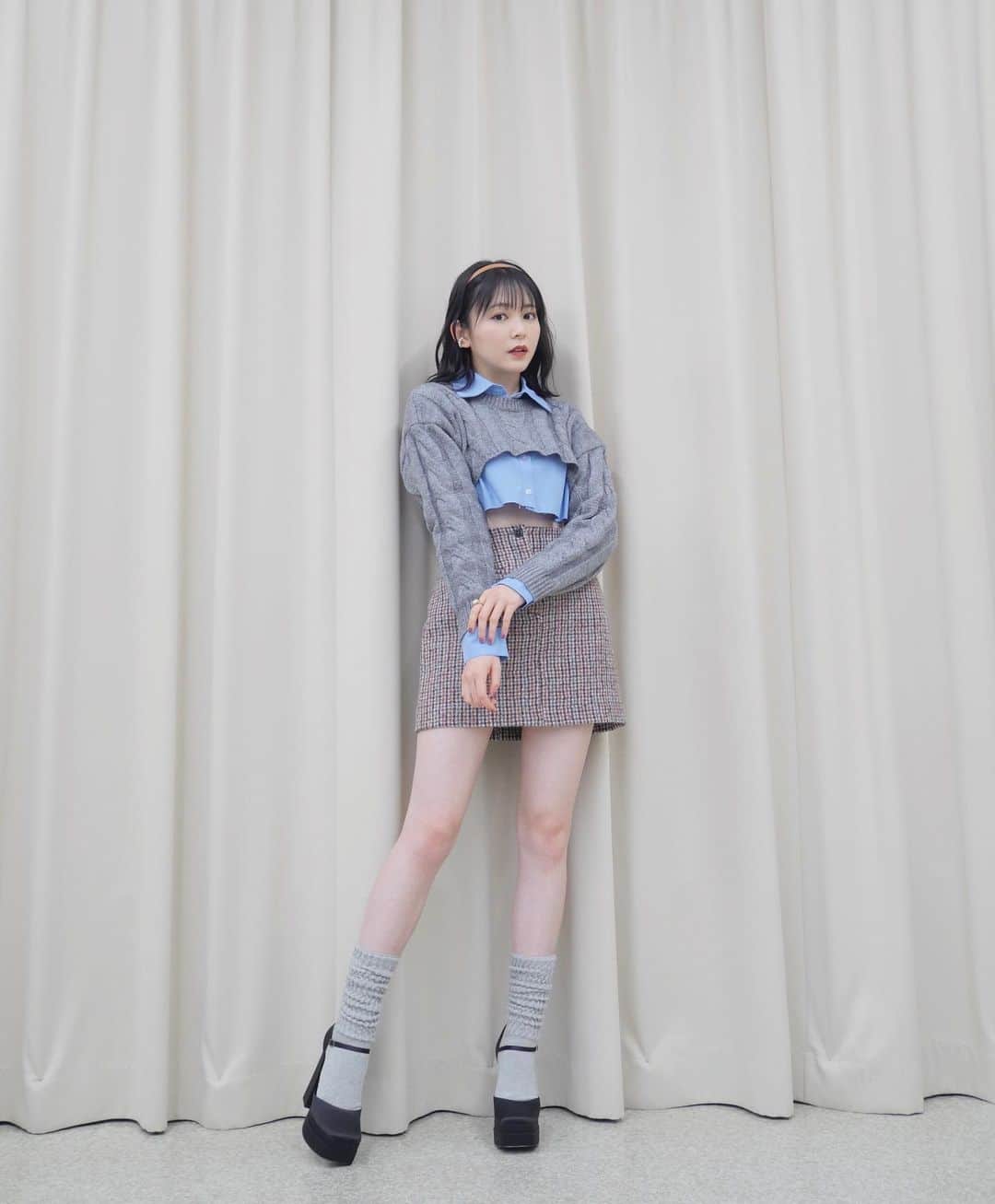 久間田琳加のインスタグラム：「白百合女子大学さんの学園祭トークショー🫧 ありがとうございました☺️ 生徒さん方からのお声もあり、衣装２パターン着ました〜！ 学生感が衣装のテーマ📔♡ #りんか丈」