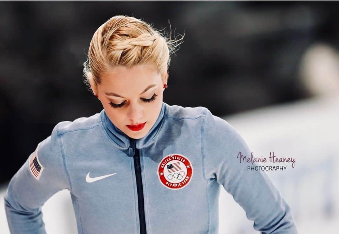 アレクサ・シメカのインスタグラム：「I ❤️ ⛸️」