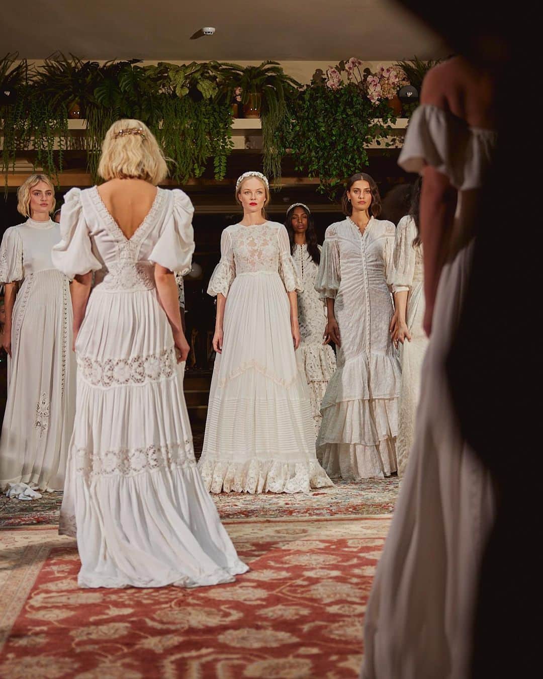バイティモのインスタグラム：「Our Bridal Wear Line is finally ready to be viewed and tried on in our new Concept Store in Oslo! We are open Tuesday-Saturday 10-18 in Bogstadveien 30 (entrance Industrigata).   For delivery in March’23, order by the 1st of December. For delivery in April’23, order by January 1st 👰‍♀️ We can’t wait to meet all you future brides! #bytimo #youarebeautiful」