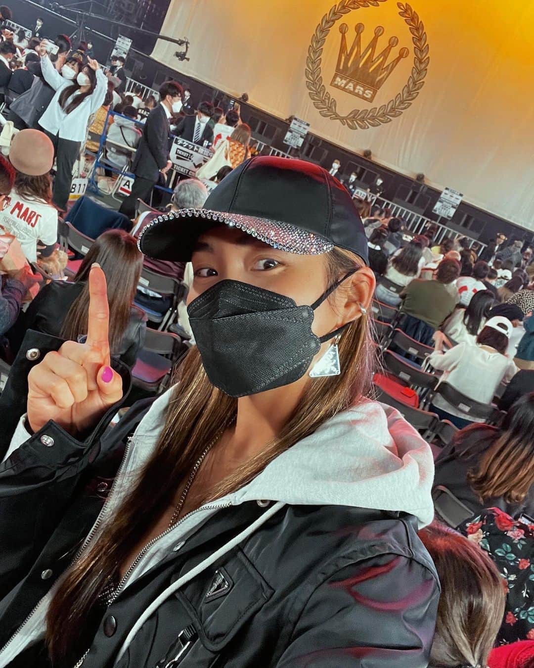 Aya（小山内あや）のインスタグラム：「Bruno Mars ライブへ😱💕 世界で1番好きなアーティスト🎤。 最高の時間でした😭 時間が止まれば良いのにって。 興奮冷めやらぬ… やばい寝れるかな。」