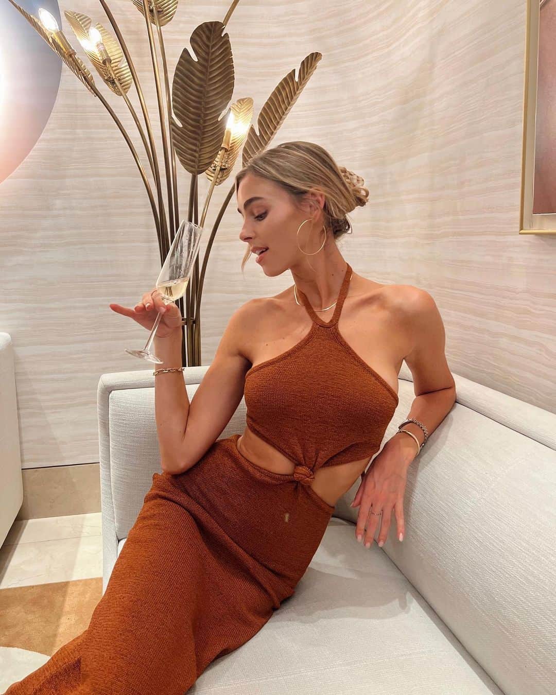 Elizabeth Turnerのインスタグラム：「@graziausa x @piaget 💎🥂 x me & my besties 🫶🏼」