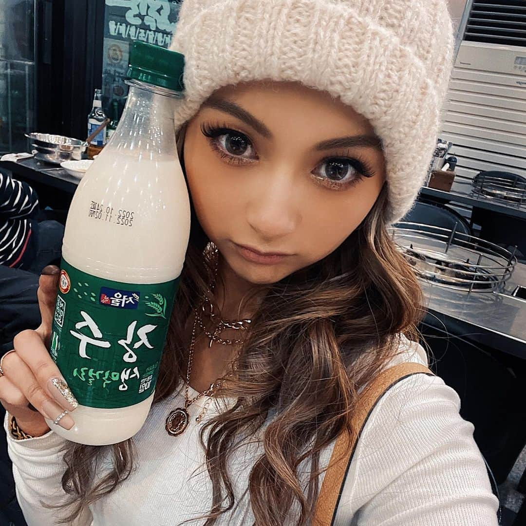 ゆきぽよさんのインスタグラム写真 - (ゆきぽよInstagram)「ちょぎよーーー  これめっちゃ乱用したけど ちょぎよした後何も喋れないから ただただ店員さんと見つめあってた🫶🏾  韓国らぶでーーーす🇰🇷🌶️🍖 あ、初マッコリおいしかった。」10月28日 0時46分 - poyo_ngy