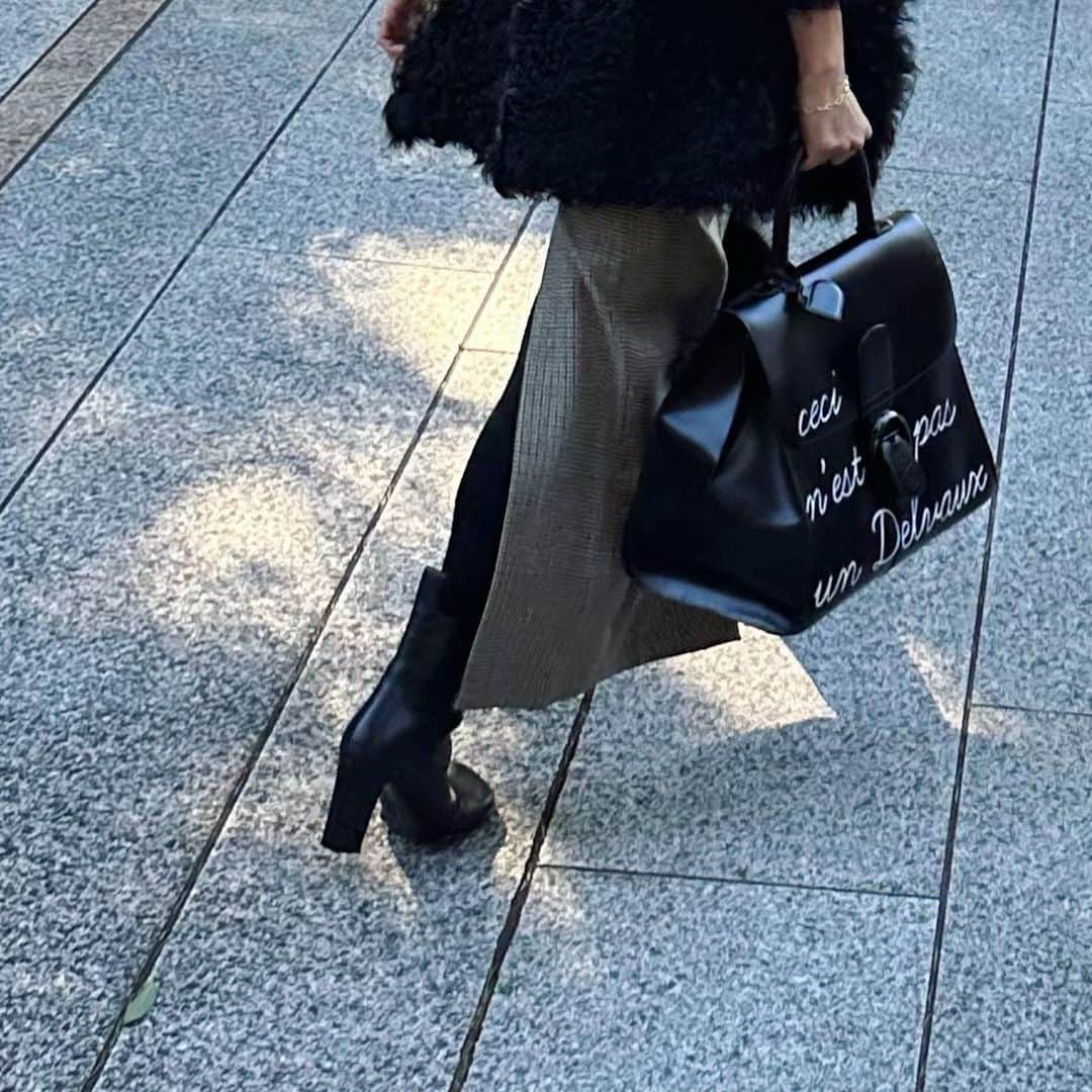 風間ゆみえさんのインスタグラム写真 - (風間ゆみえInstagram)「アバンギャルドなタイトスカートを数枚買いました。  #yumie_k_style」10月28日 1時30分 - yumie_kazama