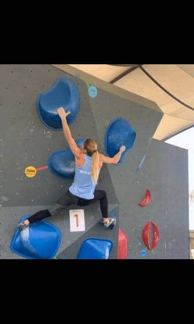 ミナ・マルコヴィッチのインスタグラム：「A bit of comp impressions after Climbing Conference with @escaladaymas in Lima. 🚀  A big respect to @moralescorreajimmy for all effort and organization and pushing this sport further in the region. 🙌  #southamericaclimbing #climbingcomp #weareclimbers #goodtimes @lasportivagram @postanivojak @climbskinspain」