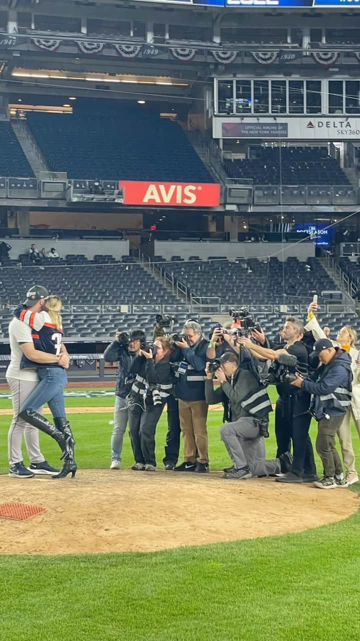 ケイト・アプトンのインスタグラム：「I am so proud of you @justinverlander… ASTROS ARE GOING TO THE WORLD SERIES!!! ❤️❤️❤️」