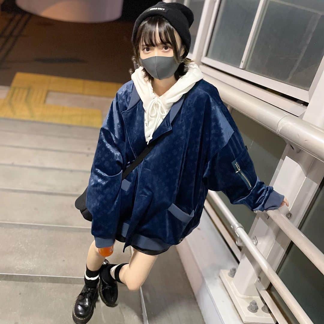 のインスタグラム：「昨日ヒートテック解禁した  #ootd #code」