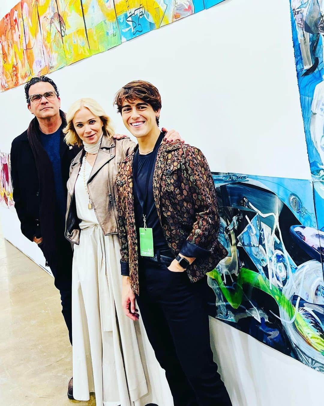 ローレン・ホリーのインスタグラム：「Art Toronto with artists #actors #art」