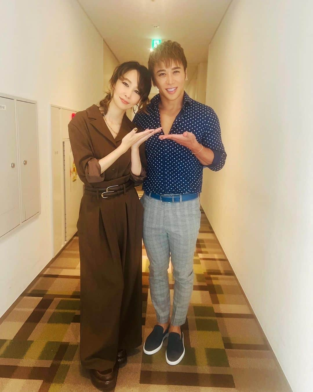 中島美嘉さんのインスタグラム写真 - (中島美嘉Instagram)「. スッキリ 見て下さった方 ありがとう ございます！  @atsushi_416 あっちゃんとは 仲良しだから 緊張が解れました！ ありがとう あっちゃん！  #NTV #スッキリ @fumietanaka_jp  @blanciris_official」10月28日 11時13分 - mikanakashima_official