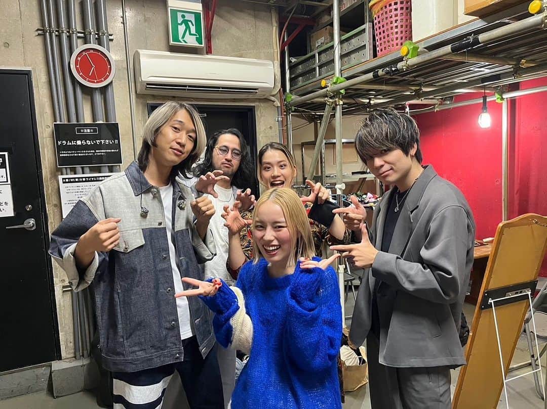 岡田真帆のインスタグラム：「ゆいにしお　 “Tasty Sound Tour” 大阪、名古屋公演ありがとうございましたー！！ いやー楽しかった✊🏼✊🏼 美味しいものもいっぱい食べて、本当にテイスティーサウンドなツアーでした！ ツアーファイナルは 来月11月25日@渋谷www！」