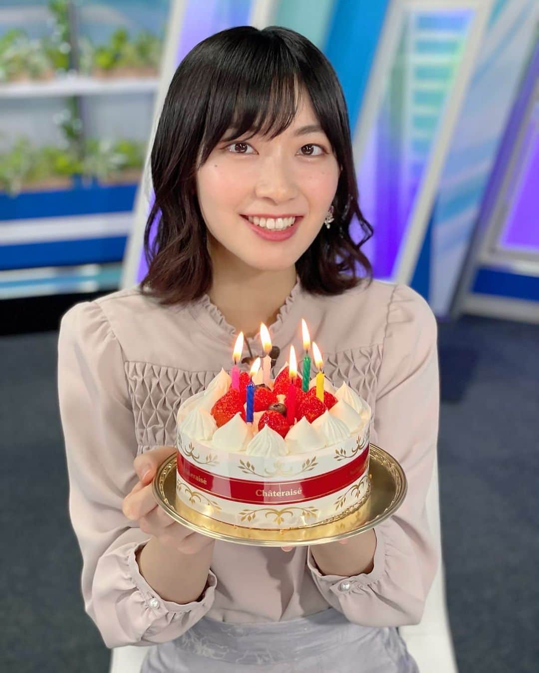 檜山沙耶さんのインスタグラム写真 - (檜山沙耶Instagram)「ムーン終了後に放送でハッピーバースデーソングが流れてびっくりしました😭お誕生日ケーキまで…💓  皆さんにお祝いしていただき本当に幸せ者です🍀ありがとうございます…！  お天気カメラから見えた東京スカイツリーが蝋燭に見えました🕯  こうして年を重ねられることに感謝です。 素敵な一年にするぞっ。」10月29日 0時59分 - sayahiyama