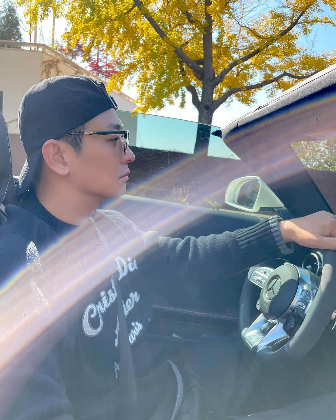 チュ・ジフンさんのインスタグラム写真 - (チュ・ジフンInstagram)「#MercedesBenzKR #MercedesBenz #Benz #벤츠 #메르세데스AMG」10月28日 18時00分 - _jujihoon