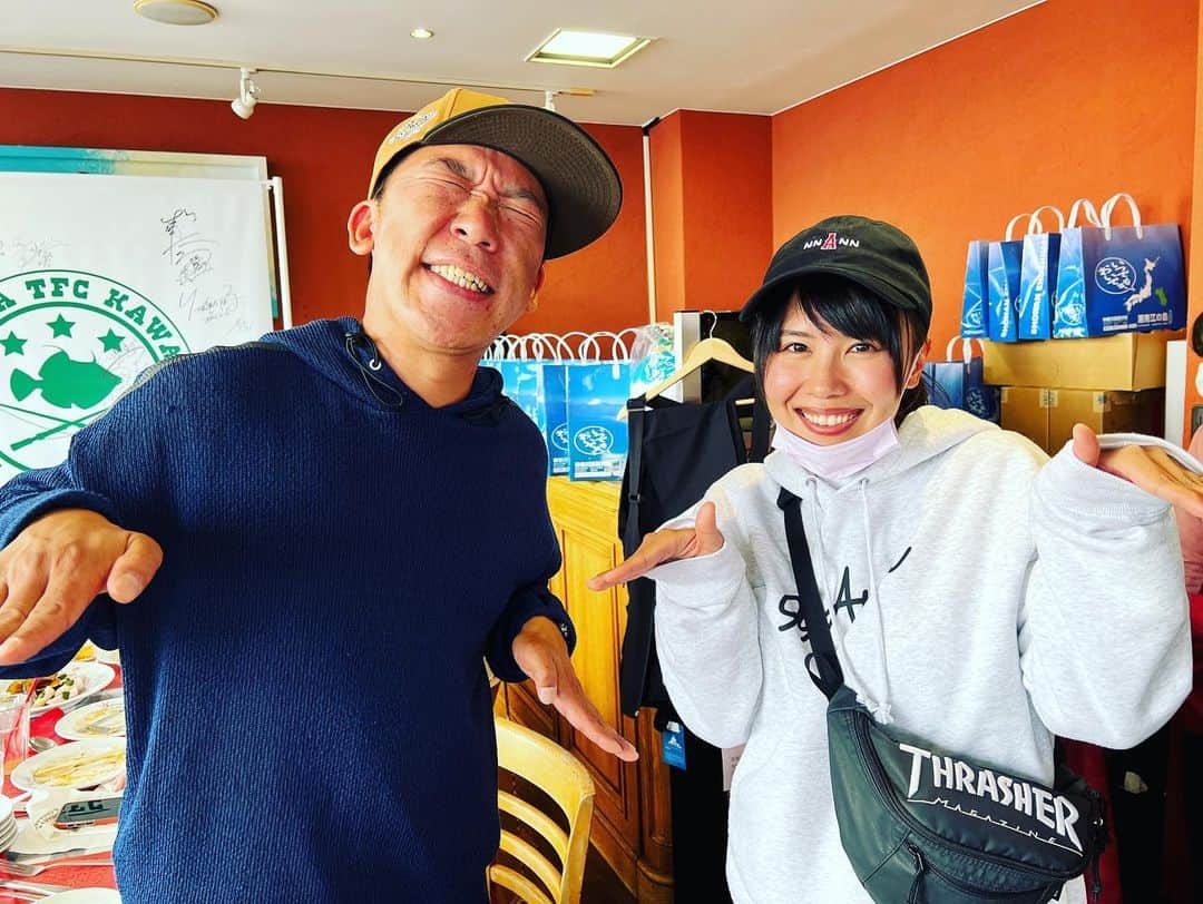 武井ドンゲバビーさんのインスタグラム写真 - (武井ドンゲバビーInstagram)「つるの剛士さん主催のTFC（タレントフィッシングカップ）に参加させて頂きやしたー🎣  DGBBがTFCでGSB（激滑り）🤫笑っ．  江の島でカワハギ釣り！  めちゃくちゃ面白かったし、めちゃくちゃ楽しかったからめちゃくちゃドンゲバビー🤩  一木ちゃんも、太陽さんも、釣りよかさんも久しぶりゲバビ😆  そらなさゆりさんは初ゲバビーでした💡  つるの先輩お疲れ様でした😆  #TFC #タレントフィッシングカップ #江の島  #藤沢市 #めっちゃいいところ #カワハギ #ドンゲバビー」10月28日 18時20分 - takeidongebabee