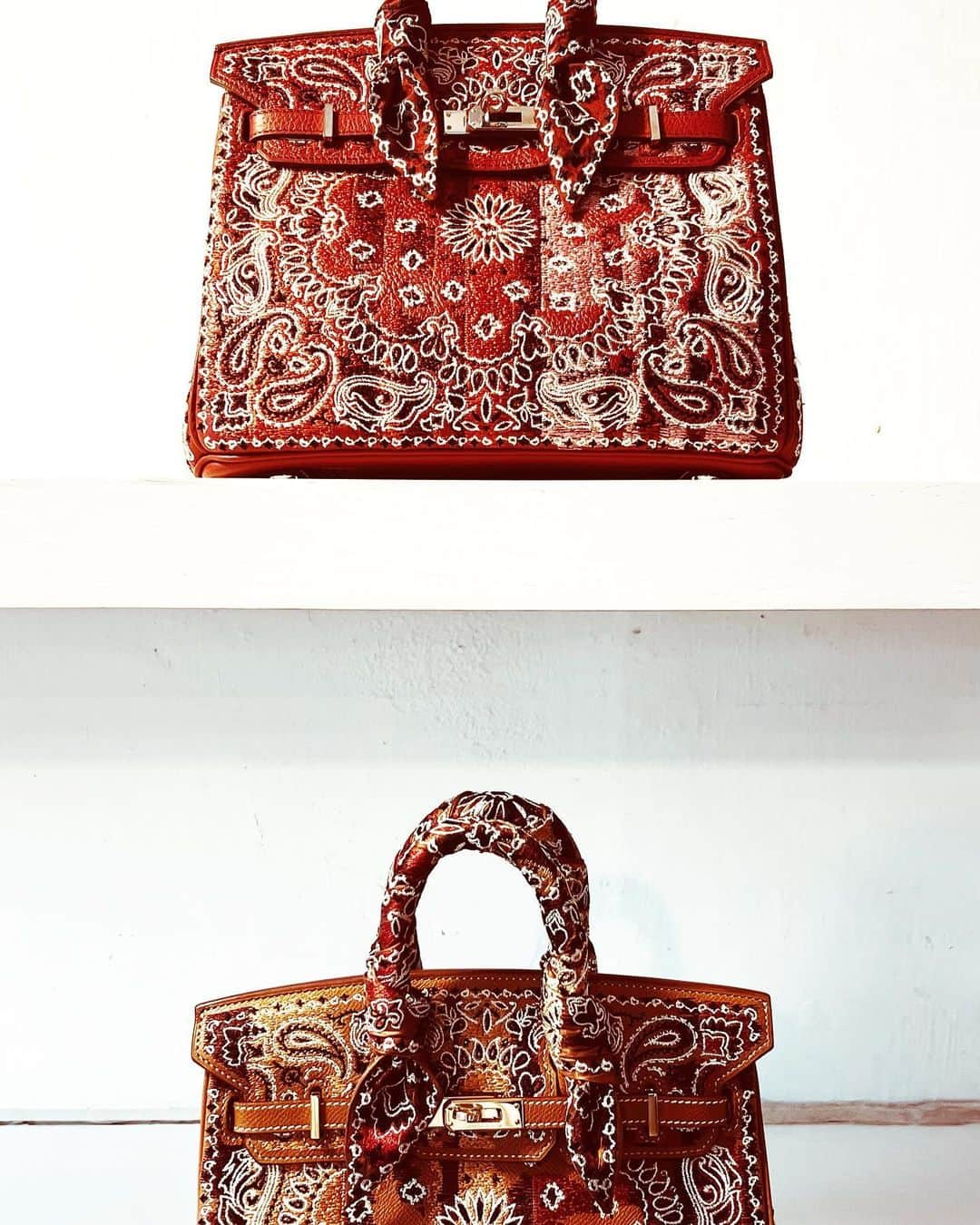 ジェイアーさんのインスタグラム写真 - (ジェイアーInstagram)「The Vintage Iconic Hermes Bag Collection transformed by Jay Ahr  “Bandana” Hermes Birkin 25 Rouge Garance Provenance: Tokyo, Japan. 2010 Yarn Embroidery by Jay Ahr  “Bandana” Hermes Birkin 25 Gold Provenance: London, UK. 2007 Yarn Embroidery by Jay Ahr  #hermes #jayahr #jonathanriss #kelly #birkin #HAC #hermes #embroidery #sustainable #Art #birkinbandana #hermesbandana #everyhumanisanartist #gangstahr #transformation #icons #Bandana #stripes #colour」10月28日 18時27分 - _jay_ahr_