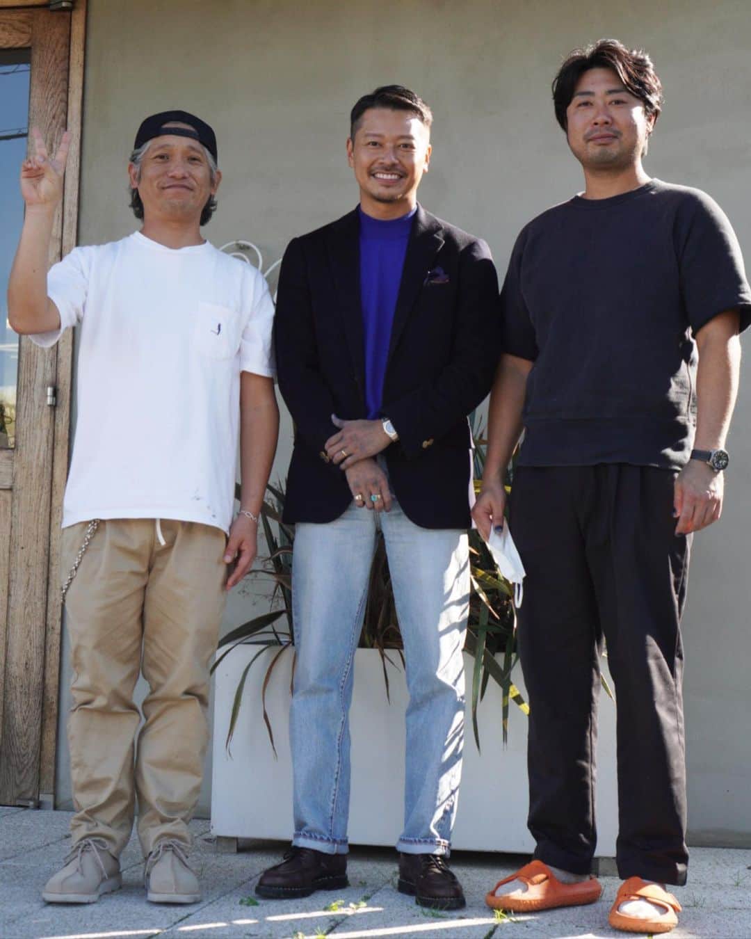 高田朋佳のインスタグラム：「徳島Day2 人気サーフショーツブランドのNaluto Trunksさんへ。 もともと山口縫製としてスクール水着などを製造する徳島県のメーカーさんでしたが、二代目の山口さんがNaluto Trunksとしてブランドを興しました。 オリジナル素材の開発や日本製に拘ったモノづくり、とても工場とは思えないほど開放的で明るくお洒落な場所で自社生産されています。 併設されるショップ兼ショールームには遠方からわざわざいらっしゃる方も多くいらっしゃるとか。 地元で生産することで雇用を生んで、さらには目の前に保育園も作られています。 働く方もきっと安心してお子さんを預けて働けるはず… ものづくりの後にある背景をしっかりと見て知って、モノの本質を見極めて購入する。そういった大量生産・大量消費の真逆にある、正しい消費が少しでも増えることが日本の産業を守ることになるし、日本のものづくりがより元気になると改めて感じた今回の弾丸出張。 僕も少しでもこういったことを皆様に知って頂くきっかけを作っていきたいと思います。 とても良い経験をありがとうございました。  #徳島 #nalutotrunks #鳴門 #madeinjapan #craftedwithproudinjapan」
