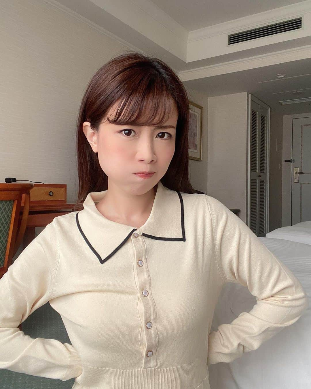 道岡桃子さんのインスタグラム写真 - (道岡桃子Instagram)「今日のお洋服です👗  襟付きワンピースにハマっています😊✨  最後はオコ🤣笑  #アナウンサー #アナウンサー衣装 #女子アナ #女子アナコーデ #ワンカール #ストレートヘア #フリーアナウンサー #襟付きワンピース #ワンピース #ワンピースコーデ #SHEIN #SHEINforall #instagood #instagram #instafashion #ootd #ootdfashion #followforfollowbackクーポンmomoko1520」10月28日 19時06分 - momoko_ana