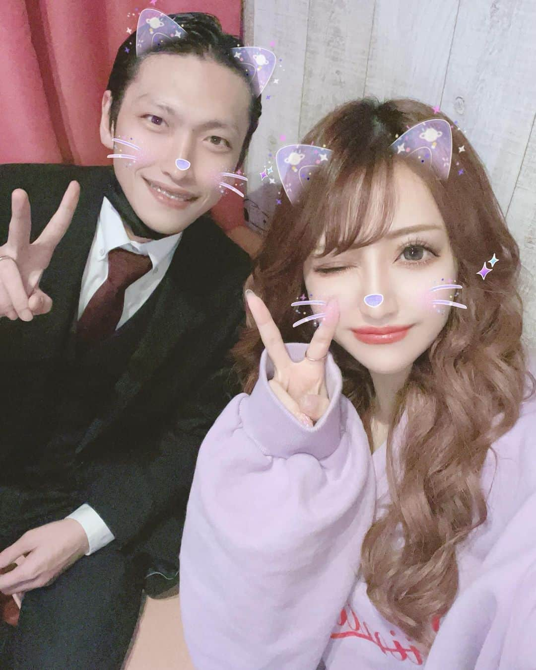 桜井莉菜さんのインスタグラム写真 - (桜井莉菜Instagram)「昨日のハロウィンコスプレイベント1日目は、【 @dress_sugar 】の特攻服で営業しましたっ😁💗 ピンクの色も可愛くてめちゃくちゃタイプ💕 さきとねもちゃんと3人おそろでやったから、また写真載せまーす💗💗💗 営業後、agehaの黒服さんと【 @bar_armageddon 】に飲みに行って、1時間くらいで帰るつもりが、意気投合し過ぎて気付けば朝6時までカラオケしてた🎤😂✨ いやー、楽しかった💗 2日目の今日はバニーです👯 皆さま是非是非遊びに来て下さいねー❤️ コスプレして来てくれるのも、　大歓迎です💗💗💗💗💗 時間や値段諸々わからないことは↓↓↓↓↓ 【 @ageha.kitashinchi 】 のDMでお願いします🖤🖤🖤 ではでは！ 今日も一日頑張りますっ🙆‍♀️💗 応援してください❣️  #北新地#北新地キャバクラ#キャバクラ#キャバ嬢#コスプレ#特攻服#ハロウィン#ハロウィンコスプレ」10月28日 19時34分 - rina__sakurai