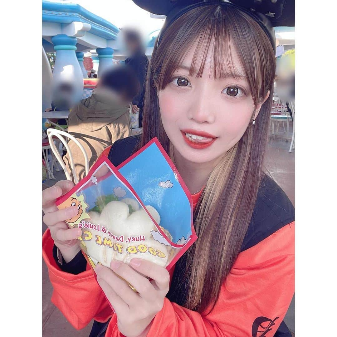 みーみさんのインスタグラム写真 - (みーみInstagram)「🐭🖤🎃  ハロウィンのディズニーランドに行ってきましたっ！！ めっちゃ久しぶりで楽しかったあ૮₍˶• . • ⑅₎ა♡」10月28日 19時46分 - mi__mi0311