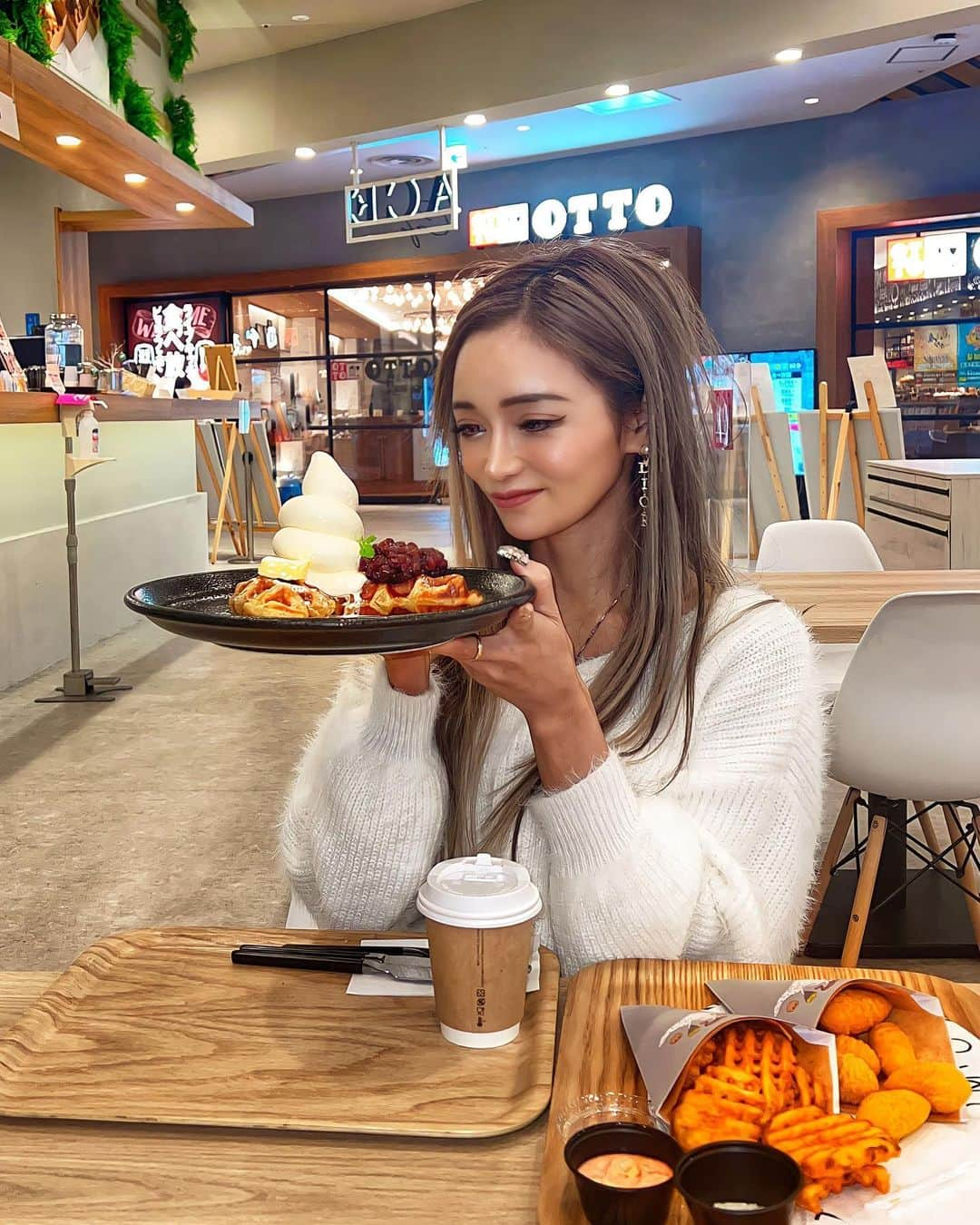 藤木そらさんのインスタグラム写真 - (藤木そらInstagram)「. . I went to a delicious cafe in Nagoya ❤️ The fries and waffles were delicious🙈❣️I love Nagoya gourmet ❤️❤️  名古屋にあるカフェに行ってきました(♥ŐωŐ♥)ポテトもワッフルも美味しゅう🍟🌟 @cafeace_noritake   名古屋グルメ大好きすぎて太っちゃう🥺🥺‼️‼️  さらにさらに。。 話題の @vice.ngy   に行ってきたょ(*^^*)ユニセックスの服が売ってるんやけど、どれも可愛いすぎてドツボ🥰⭐️  ニットgetしたんやけど、またアップいたしますね♥️🙏💭💗  #名古屋グルメ #名古屋 #グルメ旅 #nagoya #ユニセックスファッション #名古屋カフェ #名古屋ランチ #名古屋観光 #グルメ好きと繋がりたい #グルメ女子 #ワッフル #メンズファッション」10月28日 20時31分 - sorafujiki