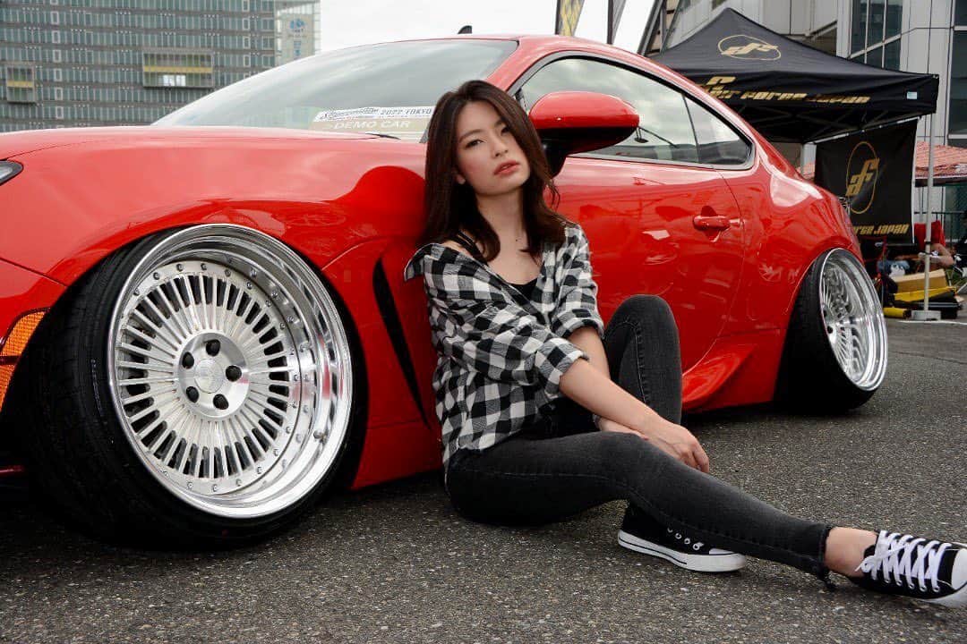 山崎智花のインスタグラム：「久々のstancenation行って来ました😌  #brocade #brocadewheels #wheel #wheelporn #stancenation  #stancenationjapan  #jdm #jdmgram #jdmcars」