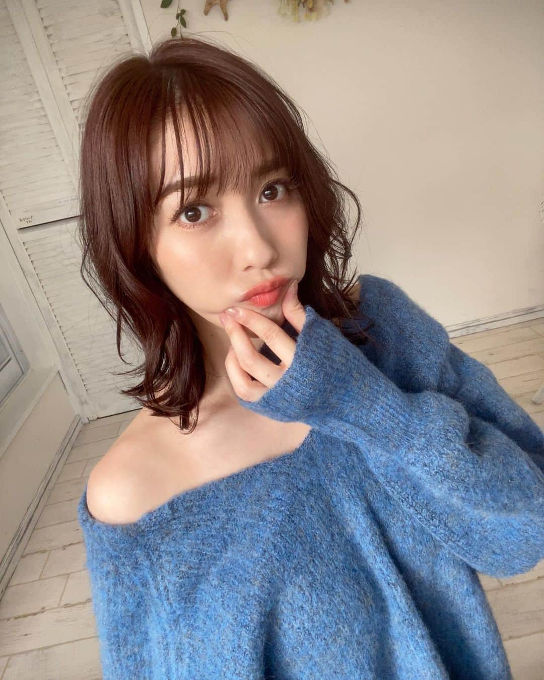 秦瑞穂のインスタグラム：「.  最近眠気が....  今日は早く寝よう🤤  おやすみなさい🌙  . #秦瑞穂 #follow #me #followme #japanesegirl #asiangirl #japan #粉我 #泳衣 #偶像 #インスタグラビア #gravure #instagravure#style#셀카놀 #フォローミー #instalove #被写体 #selfie #グラビア#gn#셀카」