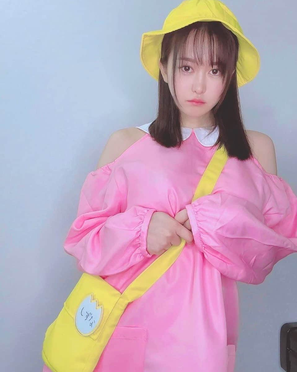 伊藤しずなさんのインスタグラム写真 - (伊藤しずなInstagram)「幼稚園児コスプレ（貰った）  #声優　 #follow  #followme　 #グラビア　  #アイドル　  #japanesegirl  #happy  #girl  #cute  #gravure  #gravureidol  #gravuremodel  #セクシー #sexy  #撮影 #自撮り #自撮り女子  #自撮り女子部  #グラドル #カメラマンさんと繋がりたい  #カメラマンさんとつながりたい  #カメラマンさん募集  #幼稚園児コスプレ  #コスプレ #ハロウィン #ハロウィンコスプレ  #ハロウィン仮装  #はろうぃん🎃  #はろうぃん  #はろうぃんコスプレ」10月28日 21時37分 - shizuna_itoh