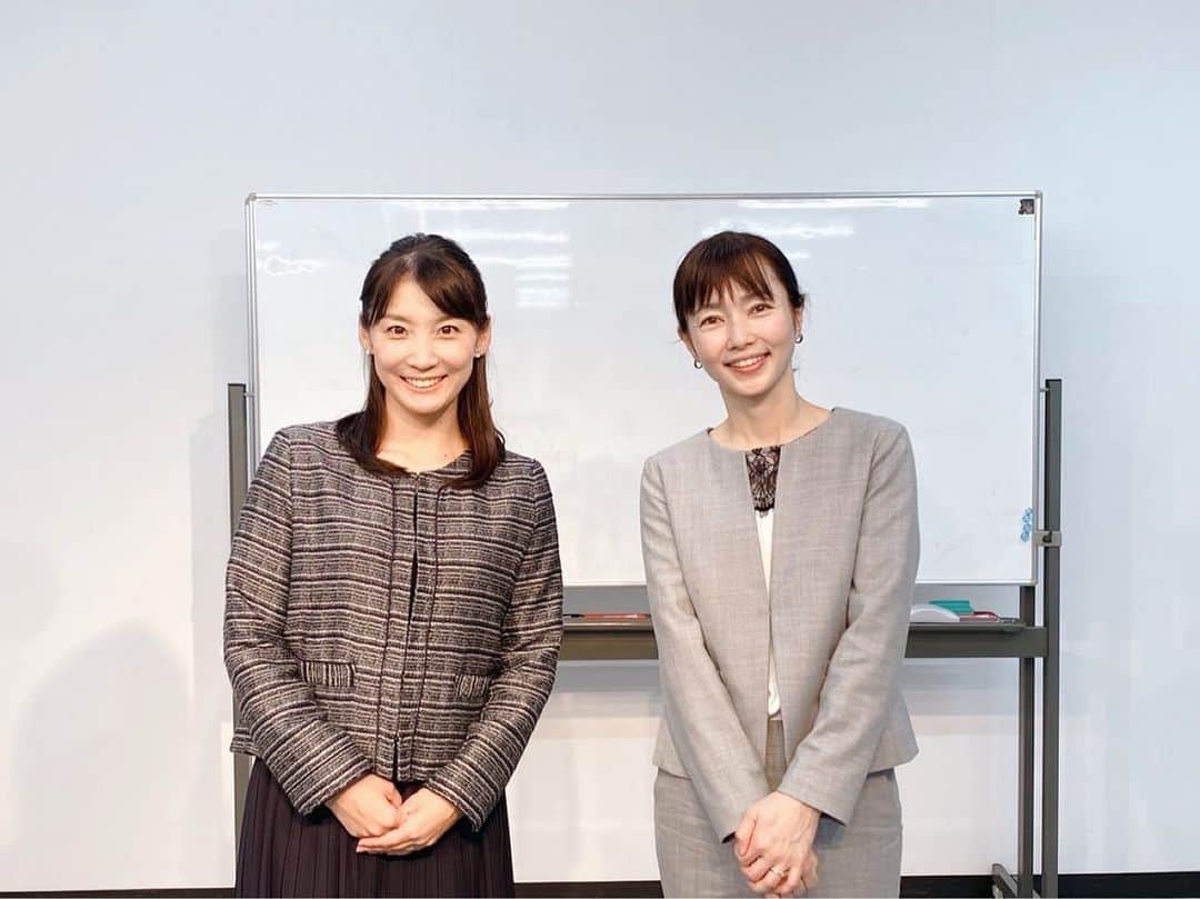 千北英倫子のインスタグラム：「. 疲れっぷりが隠しきれない授業終わりの21時  今年 講師に仲間入りした石河アナとともに  初対面と思いきや新人の頃 NG大賞の収録で会っていたそうで！ 私のNGもバッチリ覚えていてくれた 記憶力抜群の石河さん🤣  だんだんと日テレ学院でも後輩が出来るようになりまして‥横の繋がりを大事にします🤍  #日テレ学院」