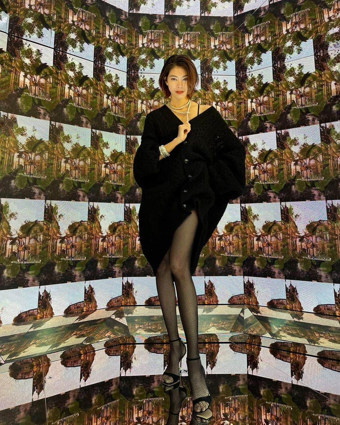 森星のインスタグラム：「Opening for @bulgari #Serpenti Popup in Roppongi hills🔥」