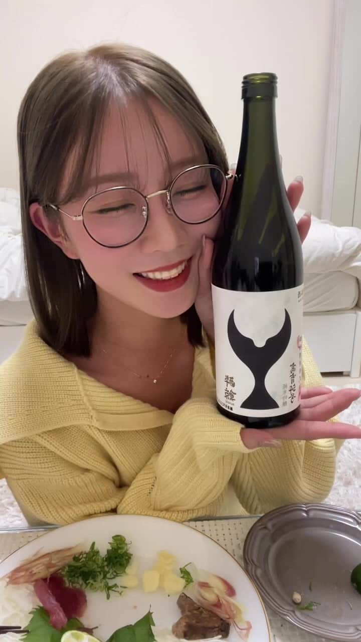 水越愛華のインスタグラム：「ラストほろ酔いライブ with 酔鯨🐋🍶  @suigei_sake   #酔鯨#酔鯨スペシャルサポーター」