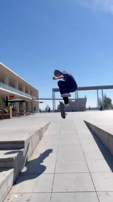 のインスタグラム：「@_kyonosuke_  Ace Pilot. 🏁 #acetrucks」