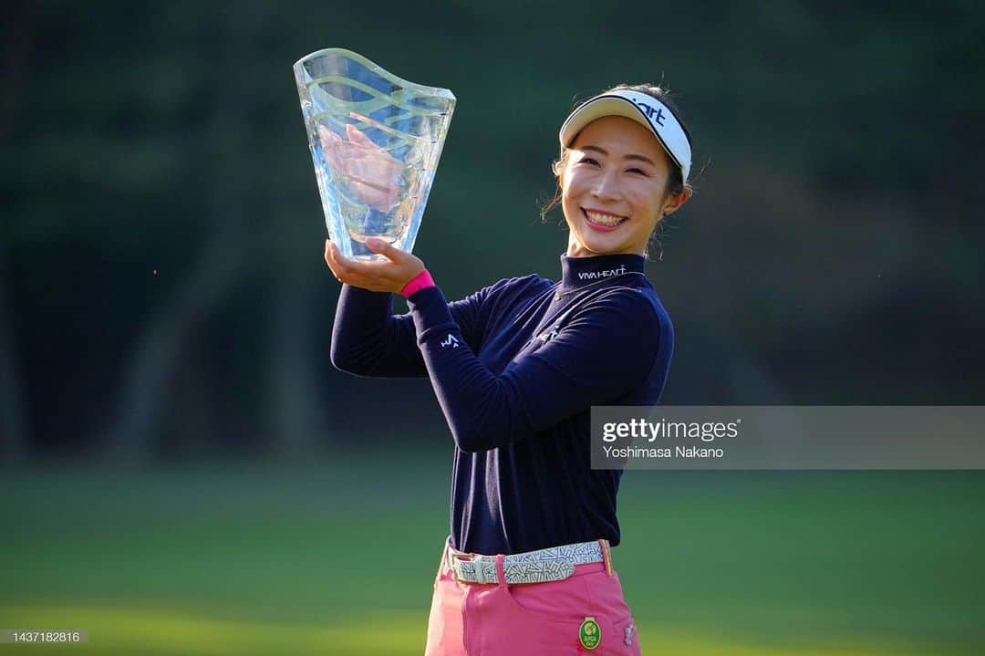 篠崎愛のインスタグラム：「やっとやっと優勝できました😭✨  みなさん、応援ありがとうございました‼︎  まだなんだか実感が湧かない🤣」
