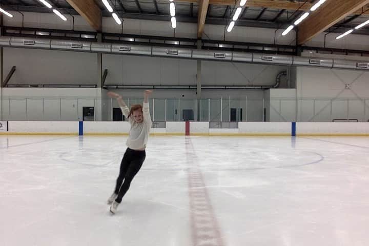 ナターシャ・ピュリッチのインスタグラム：「Rediscovering the pure joy this form of movement brings me has been a blessing. Thankful.   #dowhatyoulove」