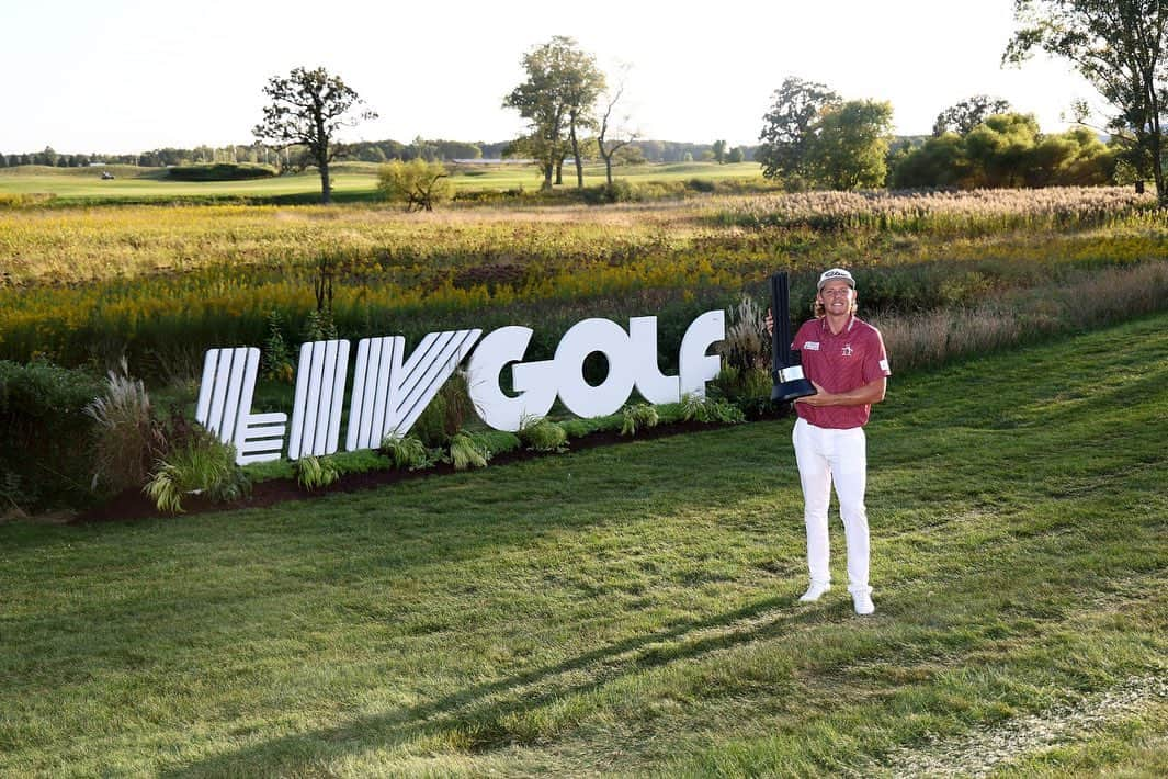 キャメロン・スミスのインスタグラム：「A game-changing year for me and golf! Great to be a part of @livgolfinv in 2022 🙌 #PUNCHGC」