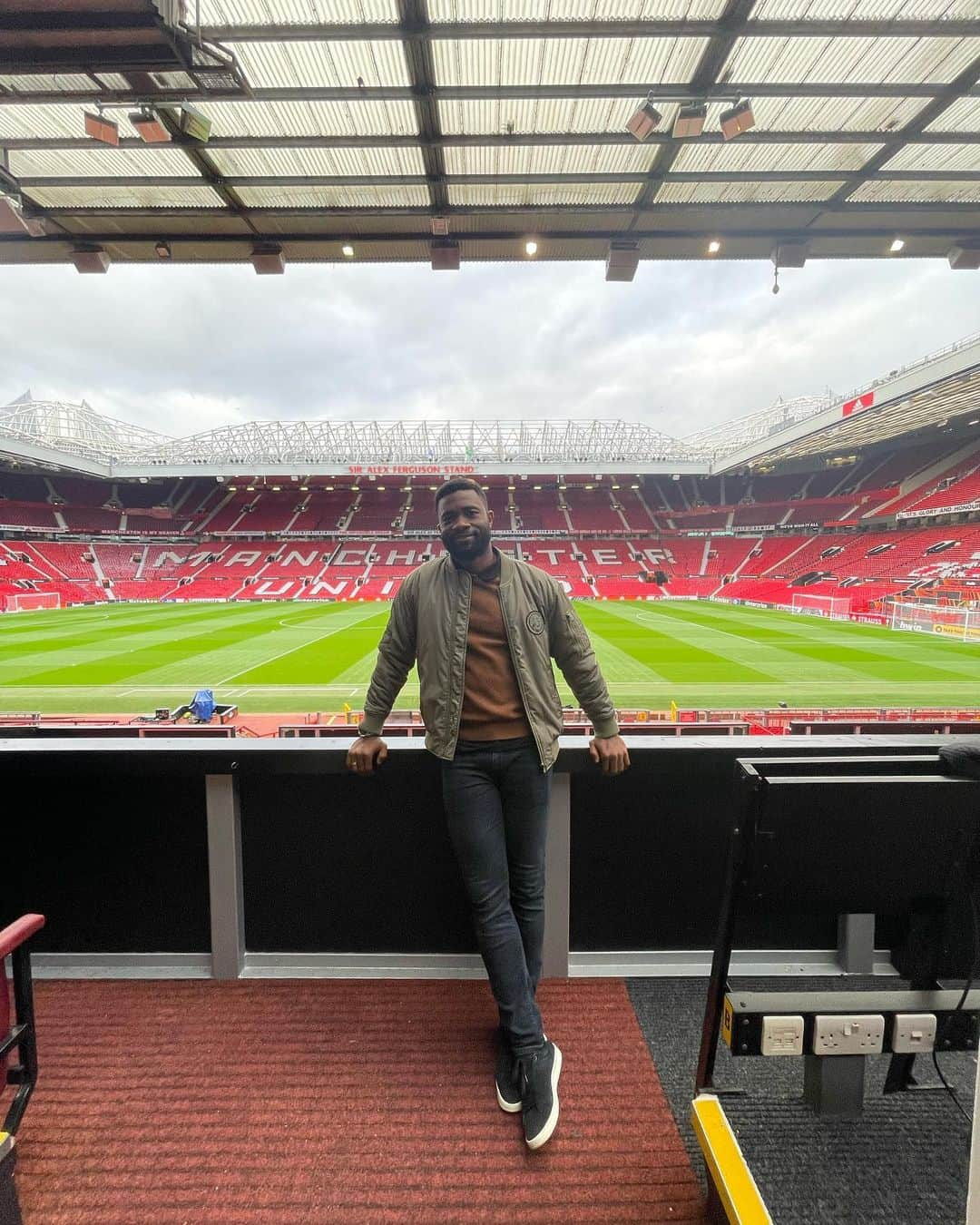 オーレリアン・シェジュさんのインスタグラム写真 - (オーレリアン・シェジュInstagram)「In session 5 in Manchester and Liverpool, « Stadiums and Operations management » was the topic at @uefa_official . Looking forward for the next one with my MIP family in London… #education #uefamip4 #learning #football 📚」10月29日 0時03分 - aurelienchedjou21