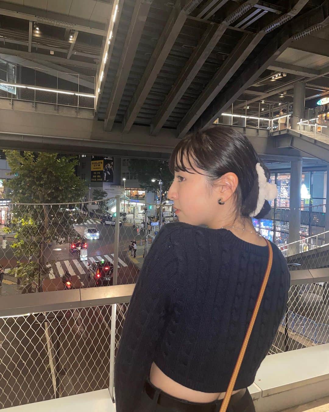 小高サラさんのインスタグラム写真 - (小高サラInstagram)「1週間お疲れ様でした:))  髪ぼさぼさだ😵‍💫」10月29日 0時34分 - sara_odaka_official