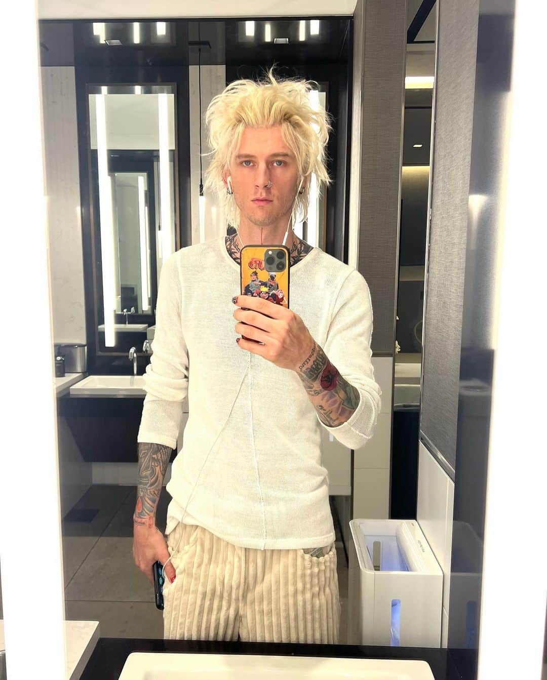 Young Gunnerのインスタグラム：「i lived all these years as a fuck up so I could be good in this movie. ♉️🎬 “Taurus” coming 11.18」