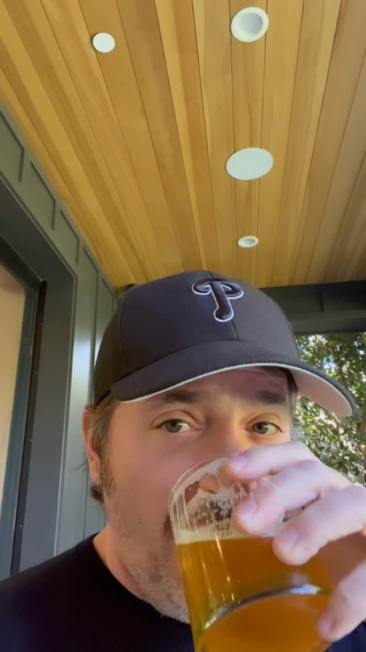 ベン・ファルコーンのインスタグラム：「Happy Friday Y’ALL. So many things happening but I’m really focused on this new @meghantrainor bop and MY SWEET SWEET @phillies」