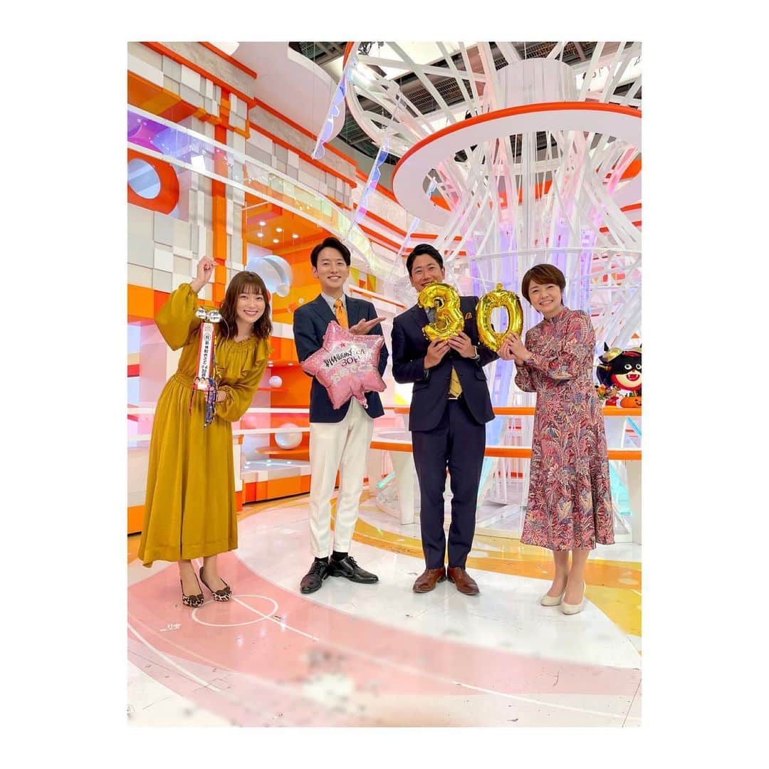 のインスタグラム：「♪  めざどが新体制になってから30回目のオンエアでした！  サプライズでスタッフさんがお祝いしてくれて嬉しかったなぁ💓  そんな今日は大川さんの代行で酒主さんでした☺️  これからも変わらず、よろしくお願いします🌈  #めざましどようび」
