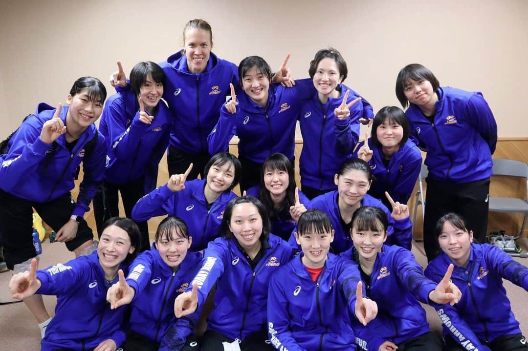 小川愛里奈さんのインスタグラム写真 - (小川愛里奈Instagram)「・ 1勝目💙  #東レアローズ #明日も皆で頑張ります✊🔥 #応援よろしくお願いします𖤐´-」10月29日 20時48分 - o.eri12