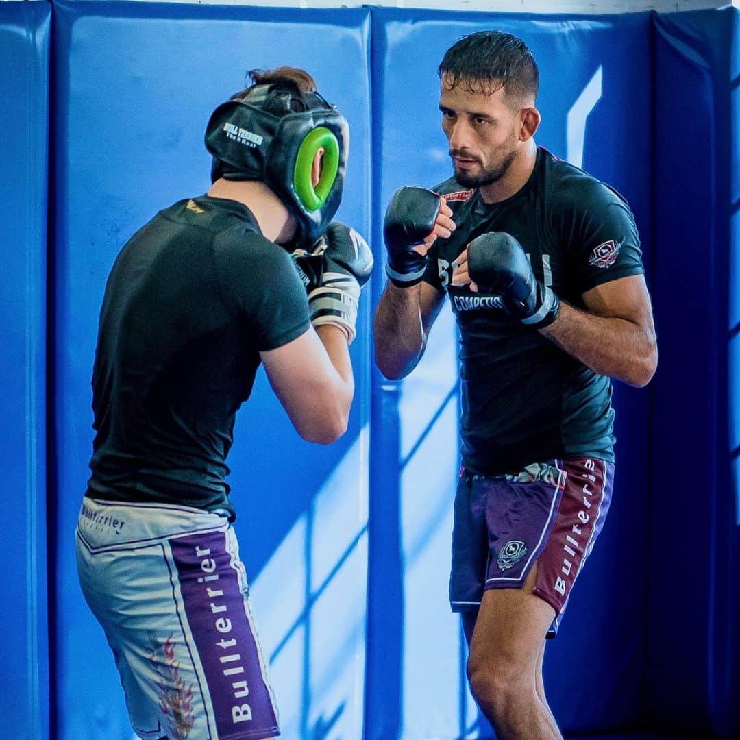 ダ・シルバ・ファビオ・岡さんのインスタグラム写真 - (ダ・シルバ・ファビオ・岡Instagram)「Happy to you step up bro @kleber_koike 😎  #rizin #Champion #クレベルコイケ  Foto @__xxsr08」10月29日 19時59分 - okafabio