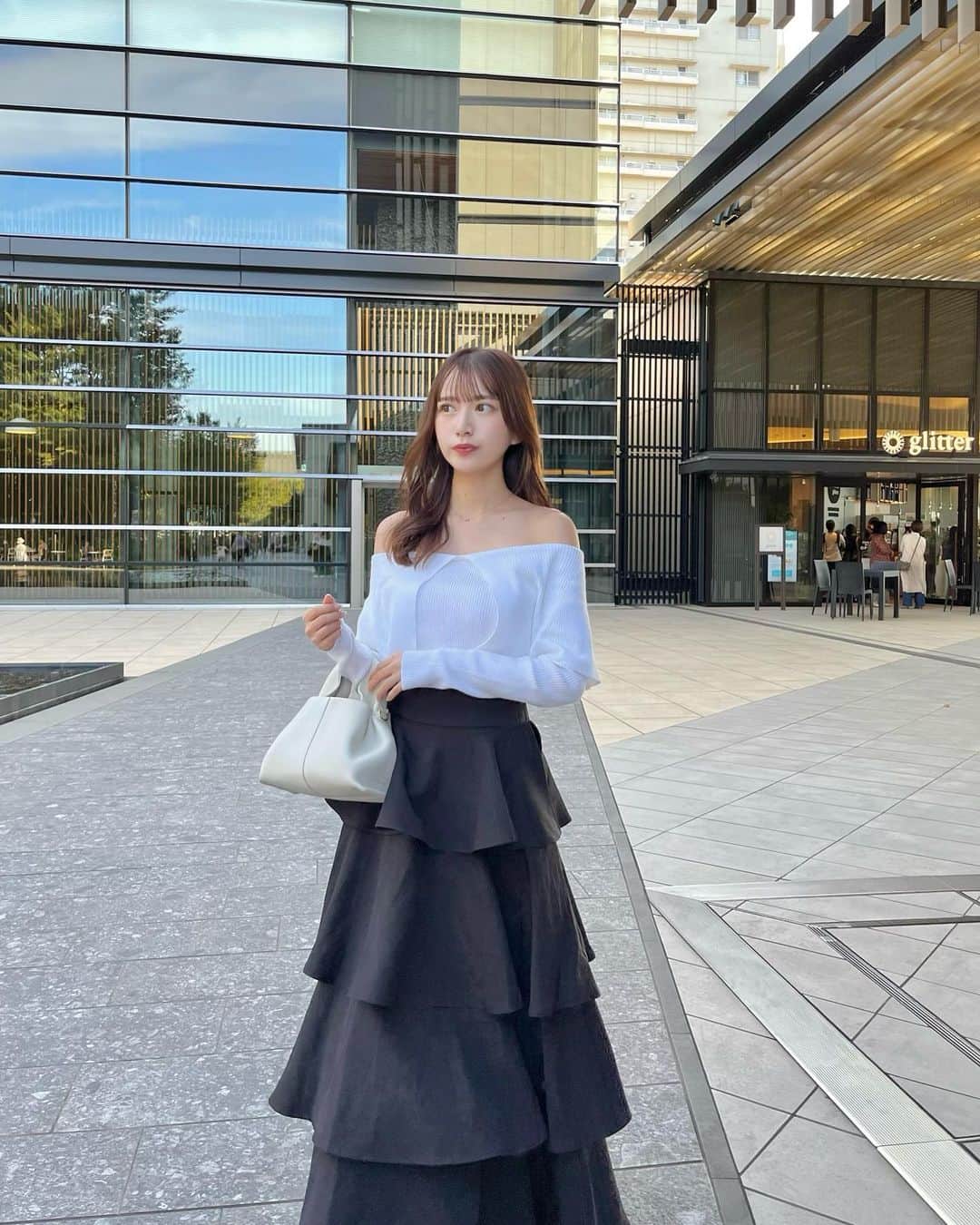 桑島 夢さんのインスタグラム写真 - (桑島 夢Instagram)「. このコーデ可愛すぎた🥹🤍 トップスもスカートも好評すぎ❤️‍🔥  tops @eimyistoire_official  skirt @violettaofficial_jp  bag @polene_paris   #150cmコーデ#低身長コーデ #violetta#violetta_code#ヴィオレッタ #eimyistoire#エイミーイストワール」10月29日 19時57分 - yumepi23