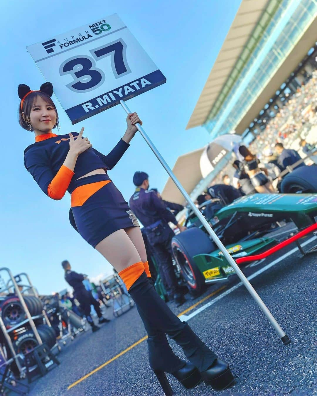 五十川ちほさんのインスタグラム写真 - (五十川ちほInstagram)「SUPER FORMULA R.d9お疲れ様でした🐈‍⬛🧡 . . 37号車は5位ポイントゲット、 36号車は21位となりました🥹 最後まですごくハラハラしたレースでした😢😢！！ . . 年間チャンピオンは本日決まってしまいましたが、明日の最終戦もKuo VANTELIN TEAM TOM’Sへ熱い応援よろしくお願いします( ⸝⸝⸝ ᐢ ᵕ ᐢ ⸝⸝⸝ )✨ . . .  #SUPERFORMULA #formula #toms #sf  #costumedesign #race #racequeen #gridgirls #ponos #circuit #japanesegirl  #japaneseculture #racingstart #SUPERFORMULA #formula #にゃんこ大戦争 #にゃんこ #にゃんこ部 #猫耳 #レースクイーン #鈴鹿サーキット #三重県観光 #サーキット #コスチューム #コスプレ女子  #車好きな人と繋がりたい」10月29日 20時02分 - chiho1128_i