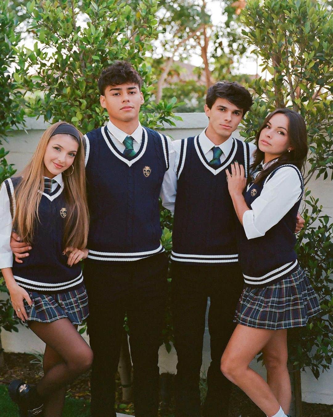 Brent Riveraのインスタグラム：「Too cool for school 😎」